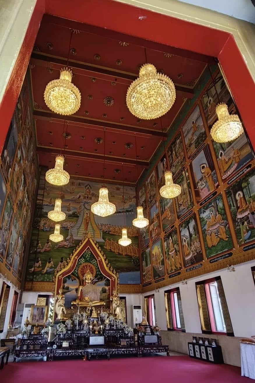 Grand Chinese-style temple hall with pendant chandelier